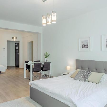 Atlas Unirii: Upscale Flats In The Heart Of Bucharest! Eksteriør bilde