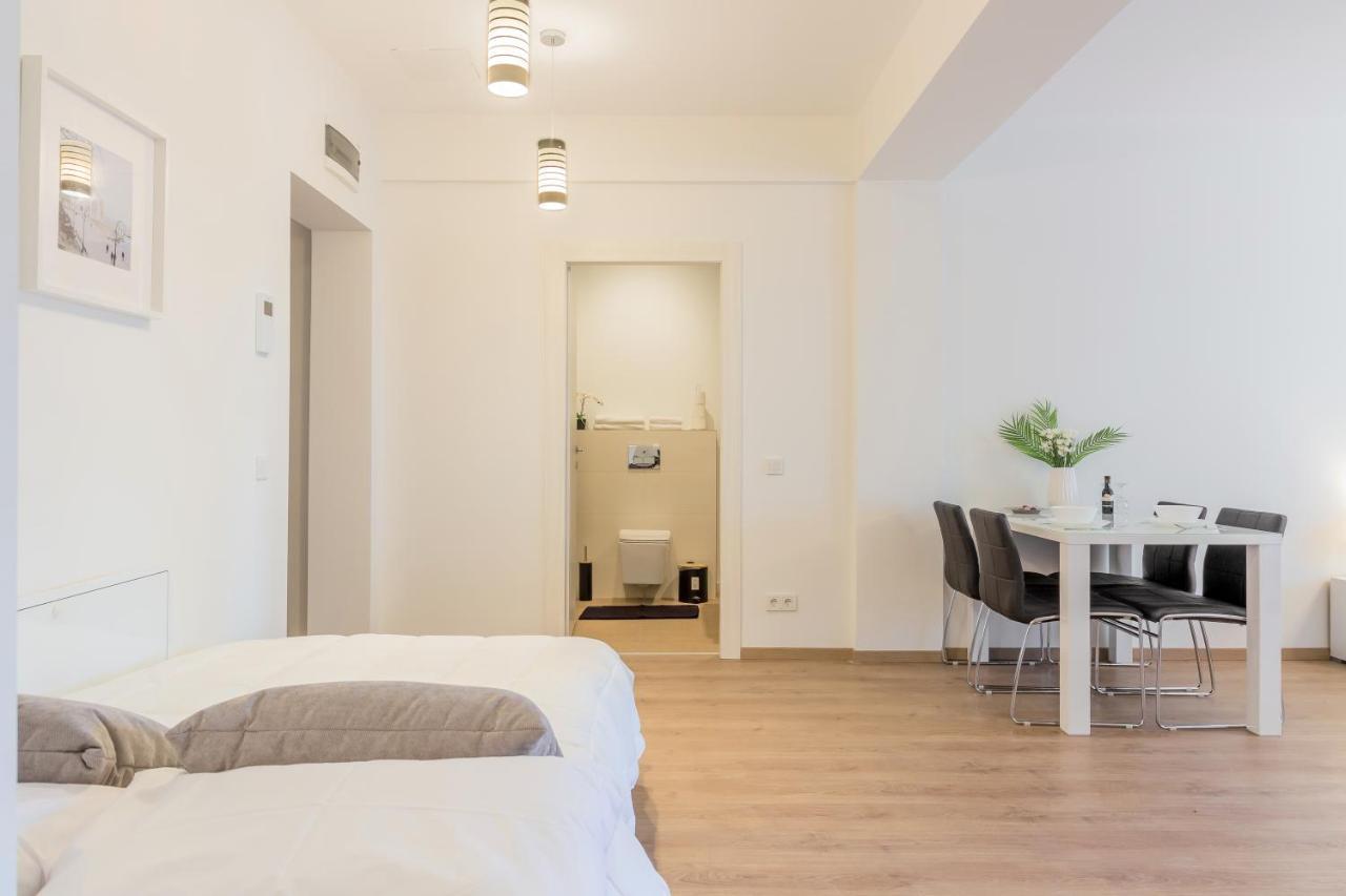 Atlas Unirii: Upscale Flats In The Heart Of Bucharest! Eksteriør bilde